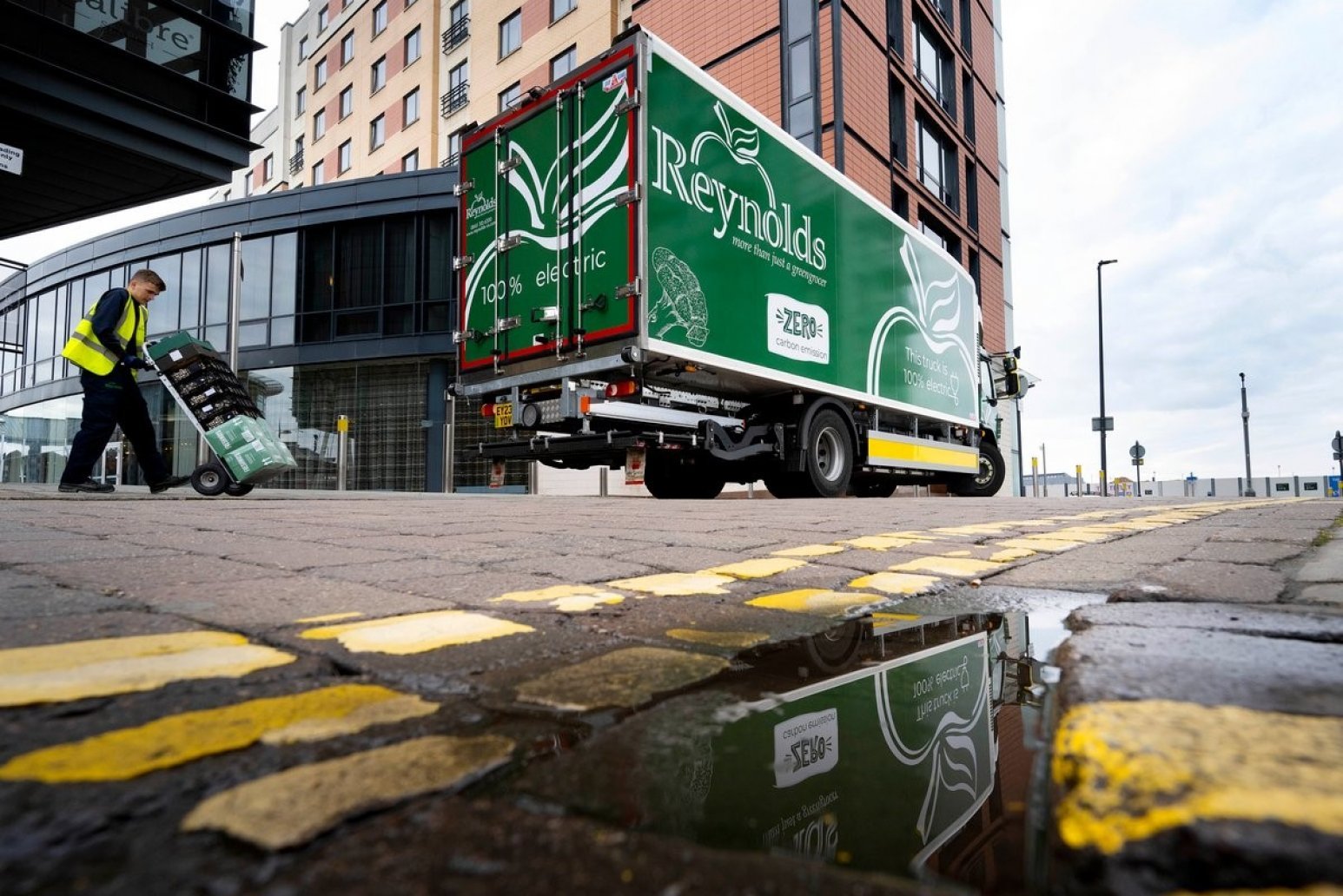 DAF LF Electric hits the road for Reynolds Catering