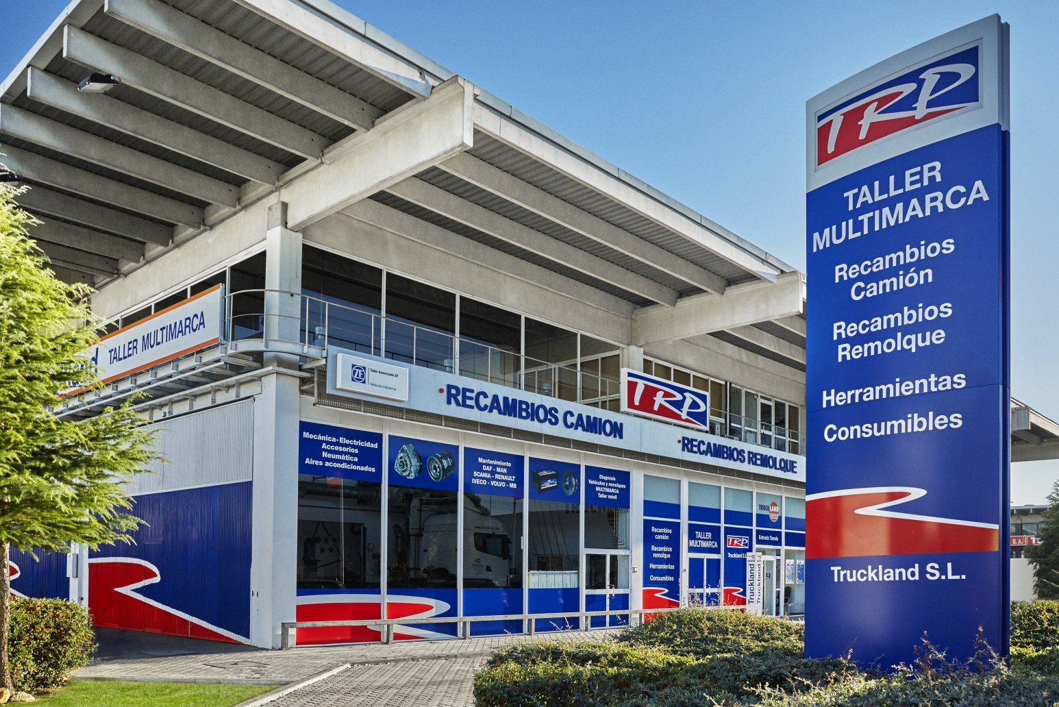 PACCAR Achieves Record Quarterly Revenues and Profits