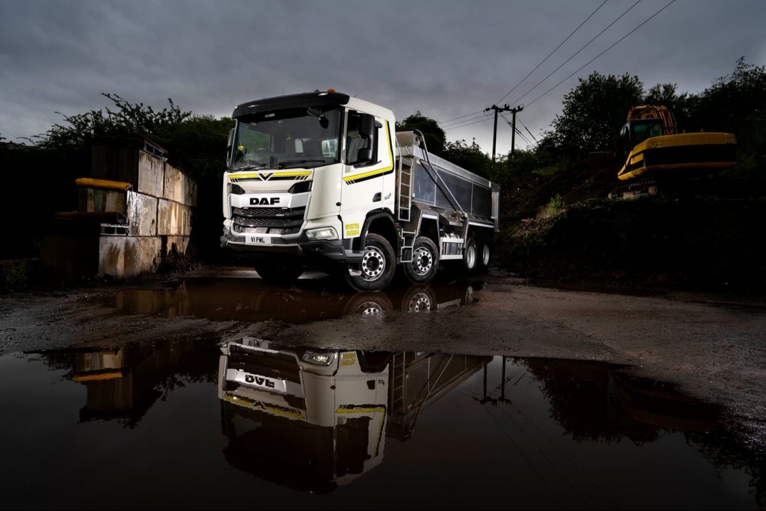 New DAF XDC eight-wheeler stokes excitement at Potteries Waste