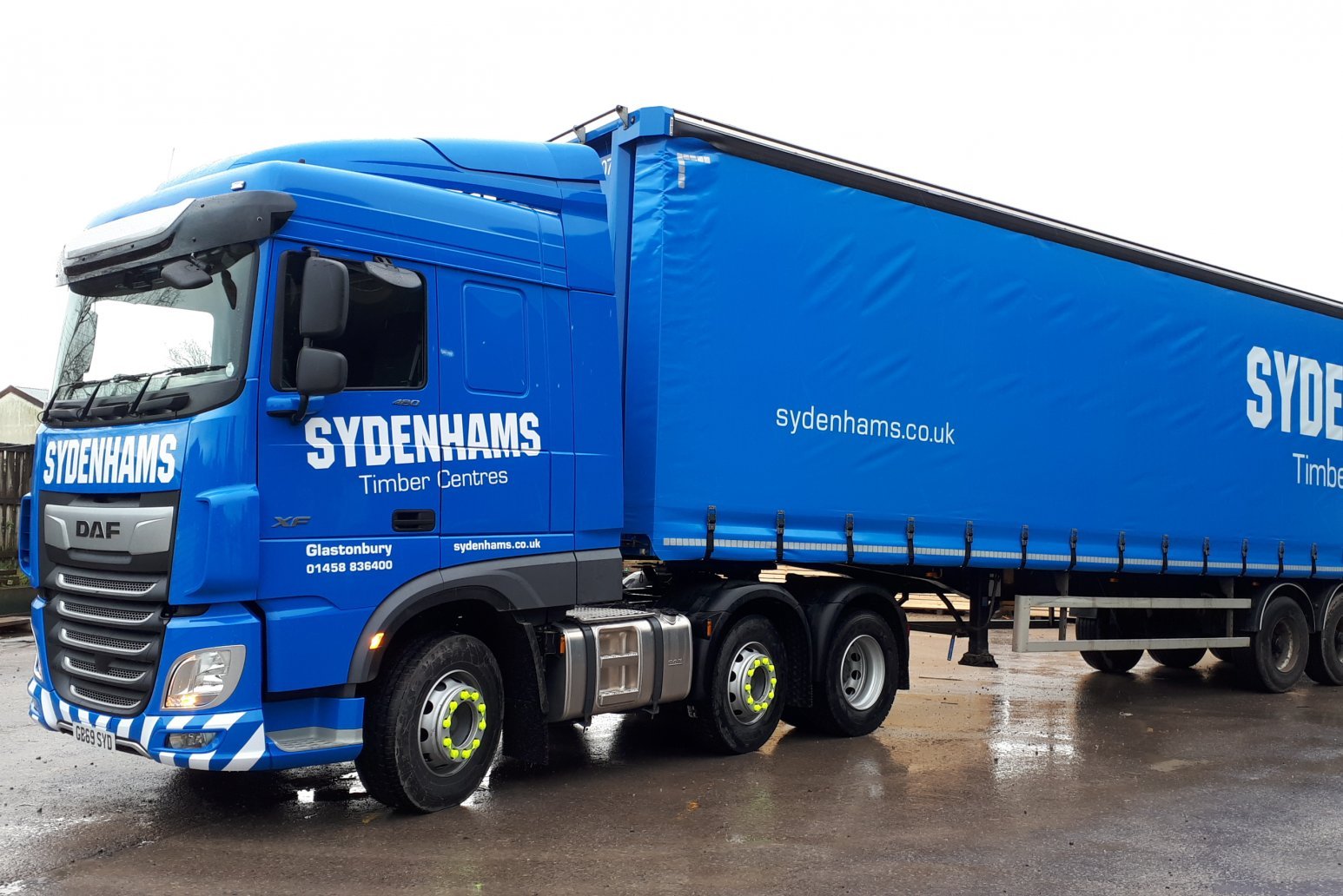 Sydenhams DAF fleet grows with first new XF tractor unit